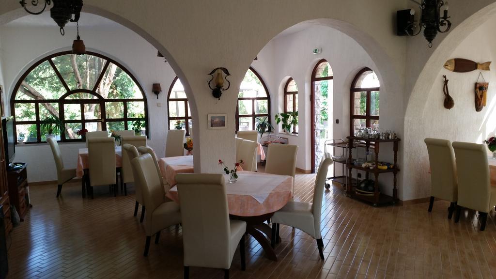 Guest House Villa Marlis Malinska Exterior photo