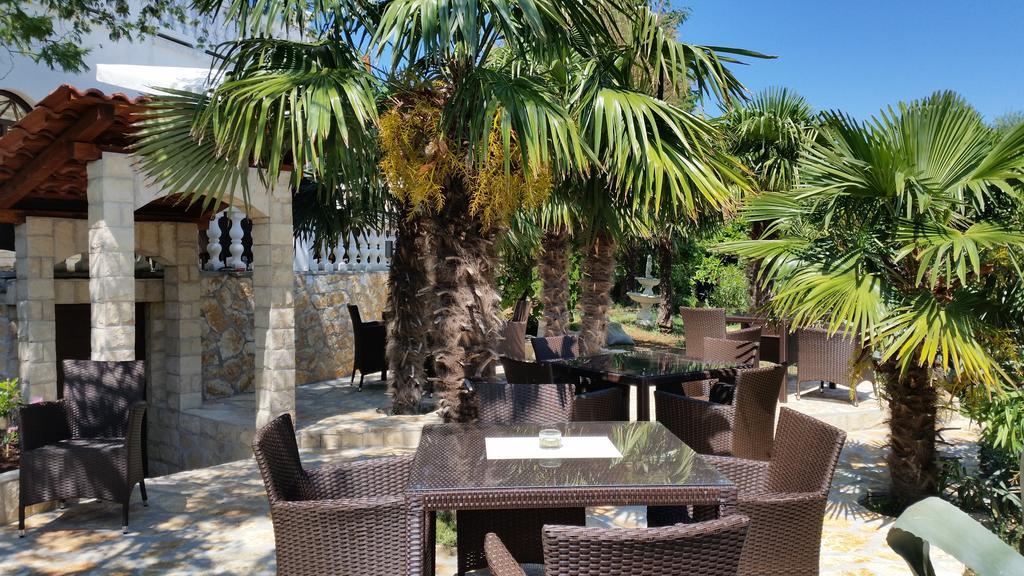 Guest House Villa Marlis Malinska Exterior photo