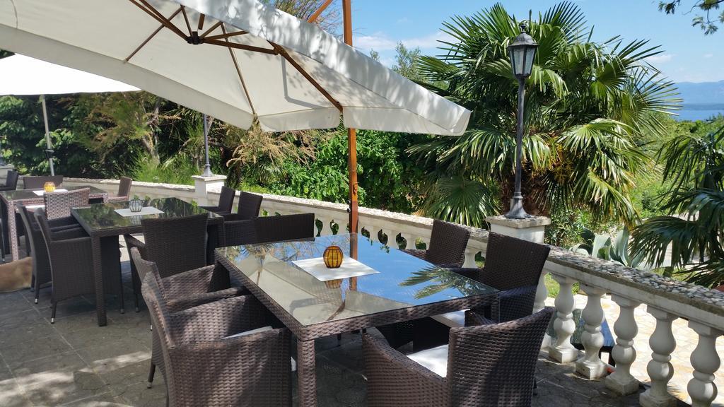 Guest House Villa Marlis Malinska Exterior photo